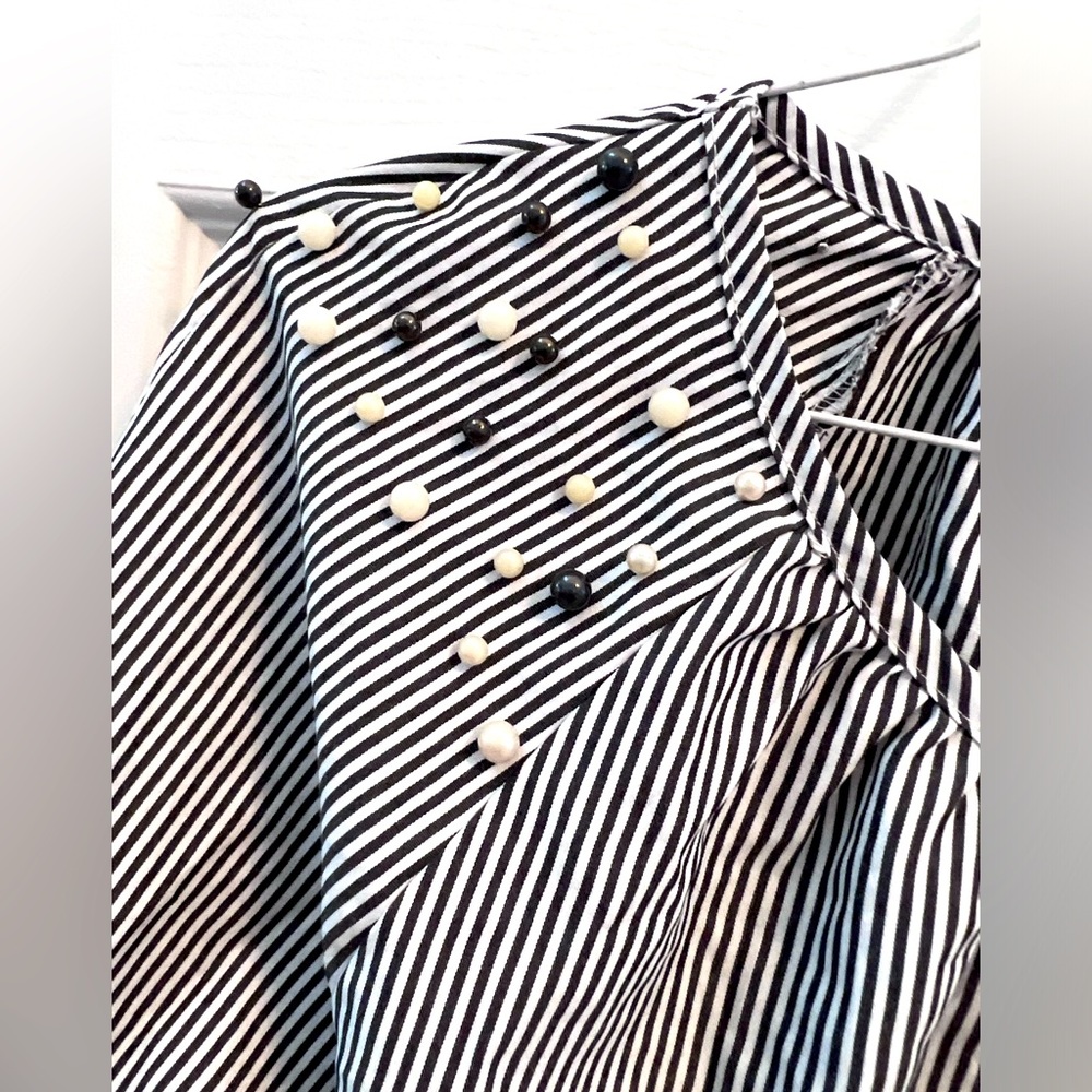 Kontrol black/white striped shirt w/ 3/4" ruffle sleeve Pearl beads on shoulder - Picture 2 of 4